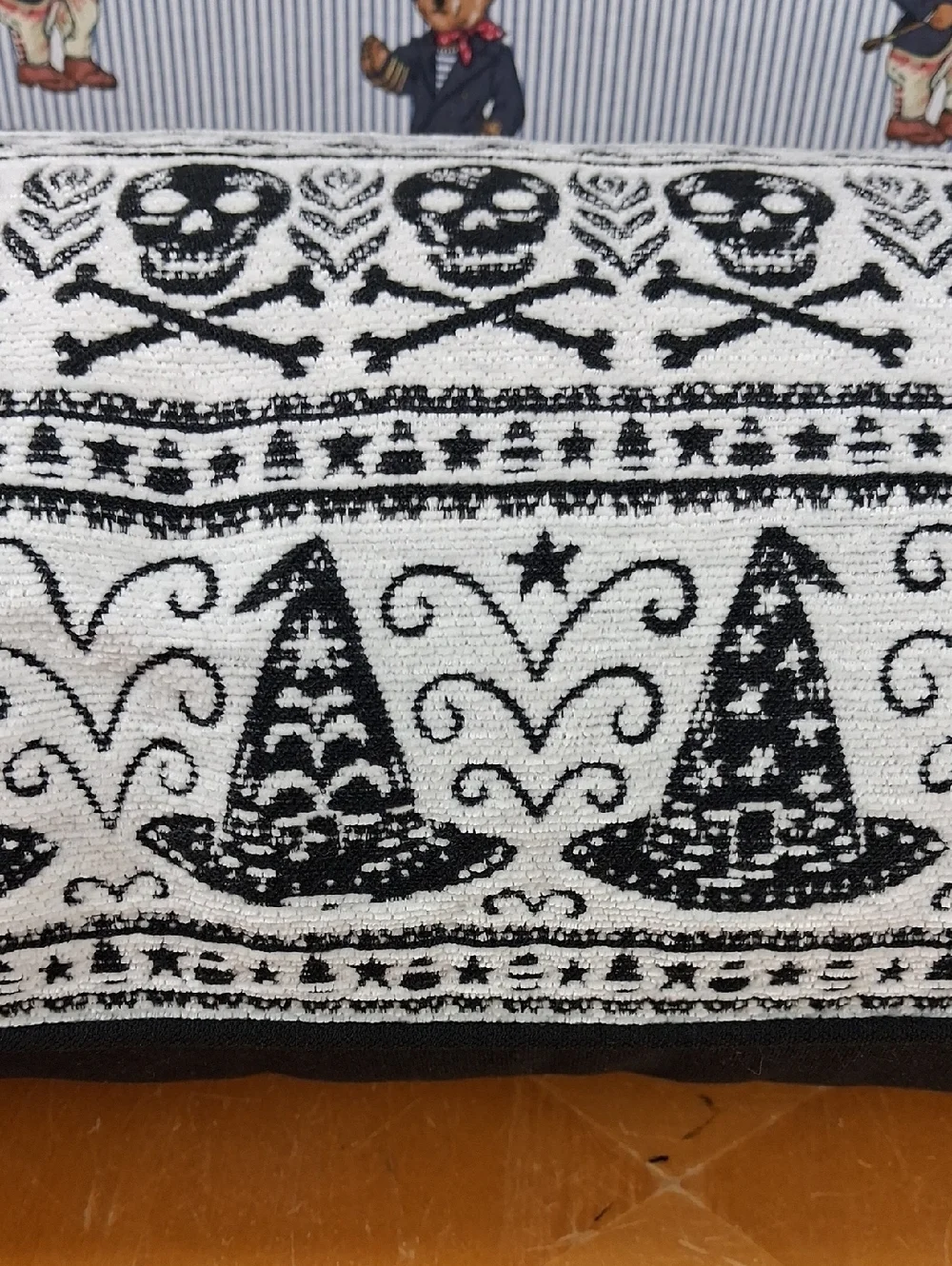 Rachel Zoe Skull Ghost Witch Knit Lumber Throw Zipper Cover Pillow 27 X 13.5